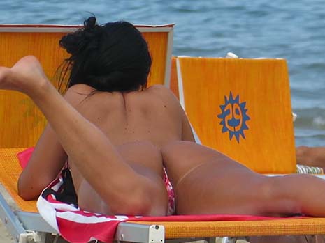 beach teens spy