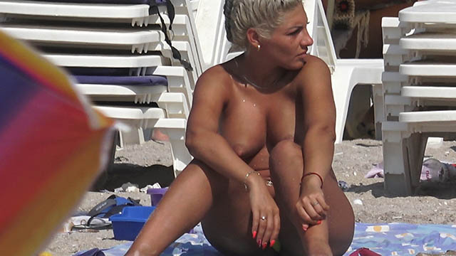 Big boobies topless blonde
